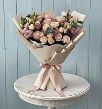 Букет цветов из:  Розы и Лизиантусы в Бограде