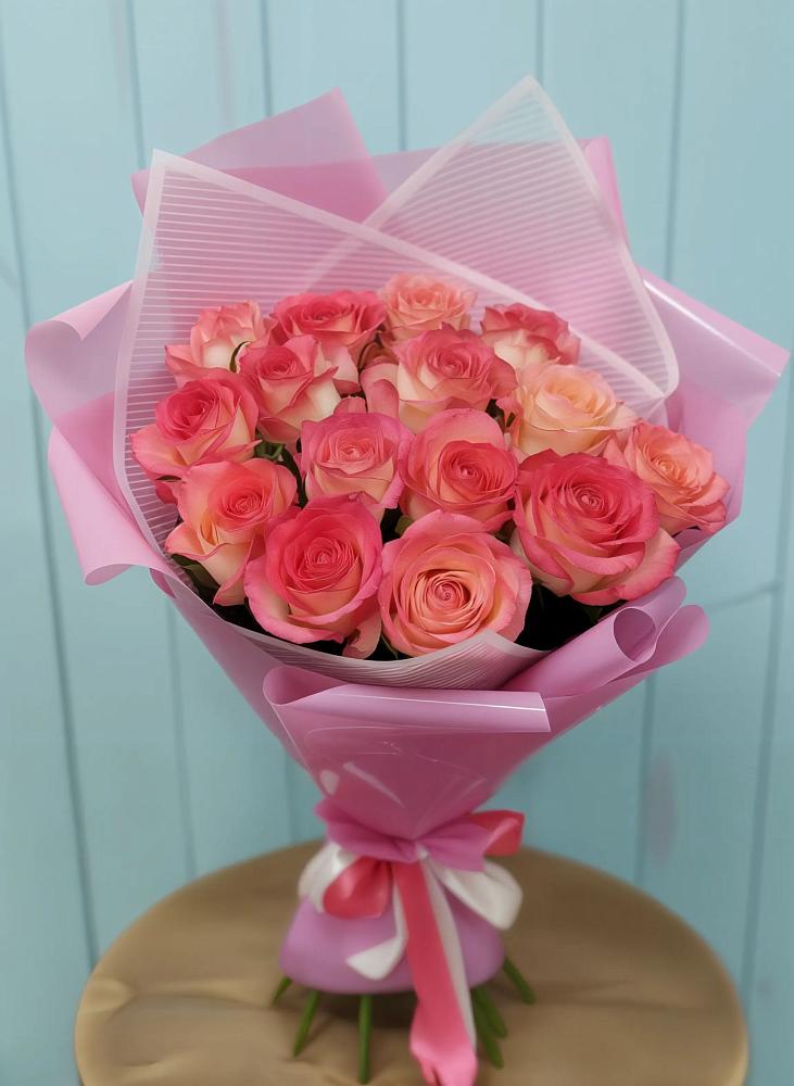 Букет 15 Розовых роз Равель в Бограде