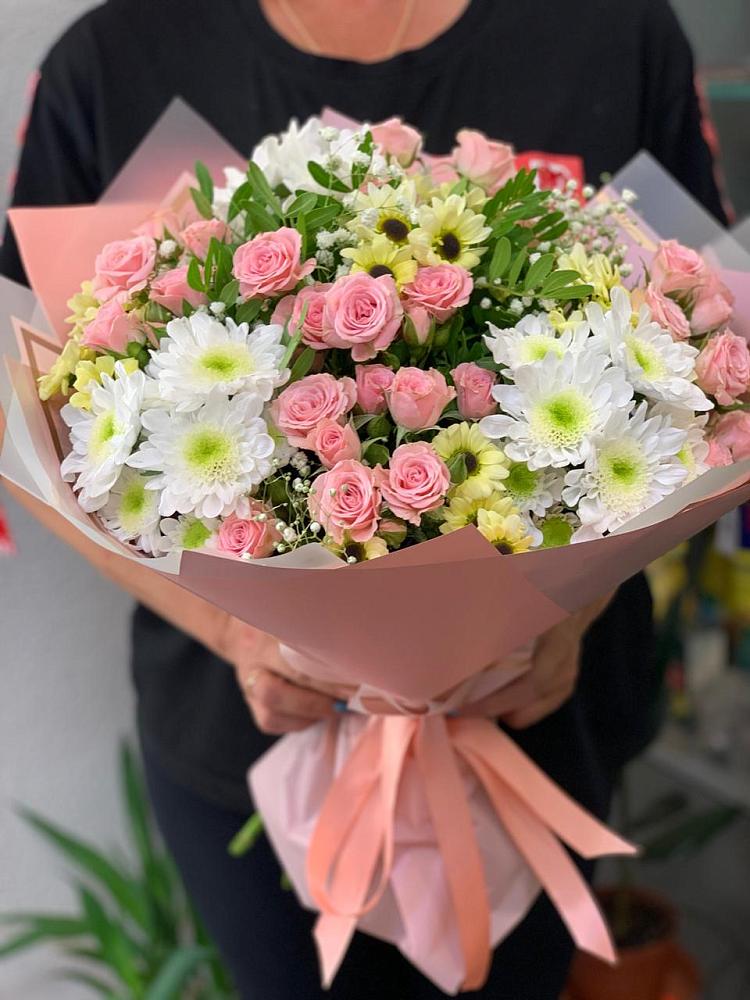 Букет цветов из: Розы и Хризантемы в Бограде