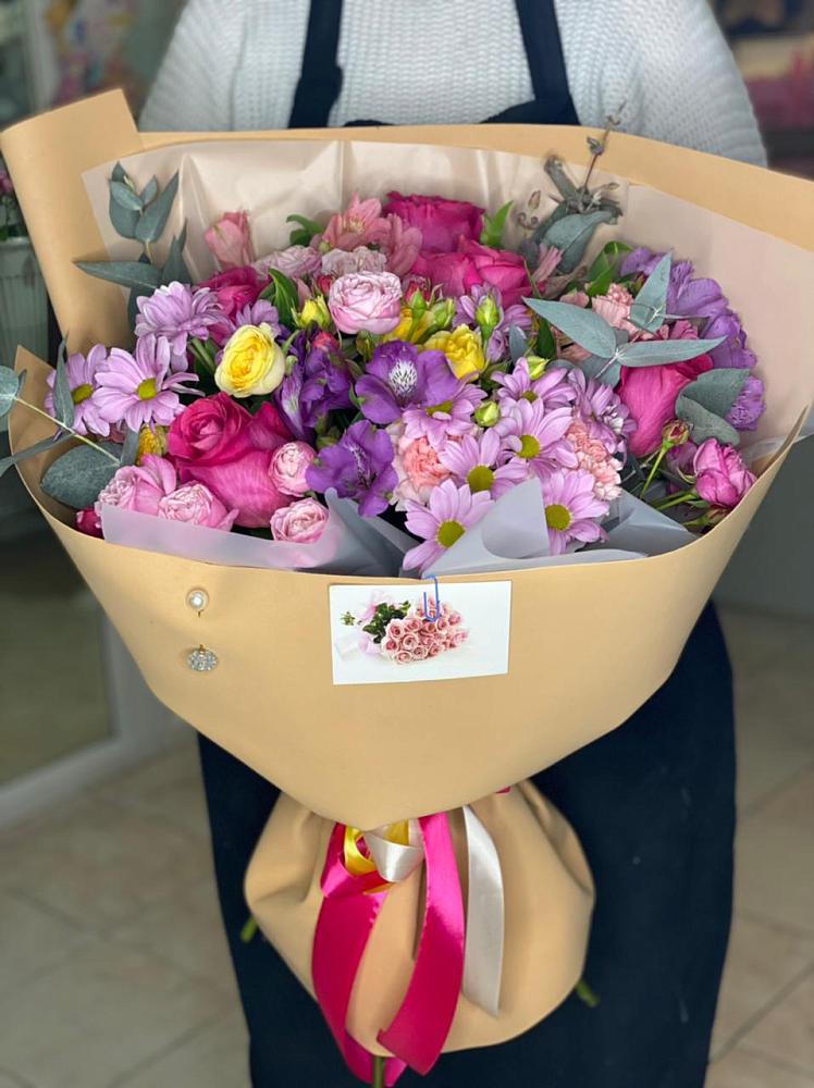 Букет цветов из: Хризантемы, Гвоздики и Альстромерии в Бограде