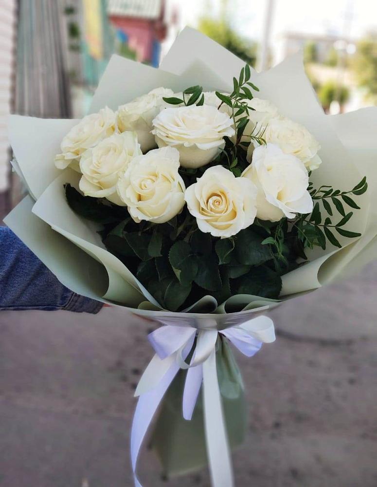 Букет Белые розы Проуд в Бограде