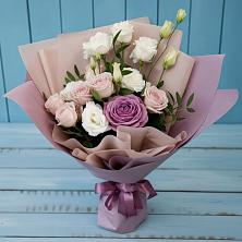 Букет цветов из:  Розы и Лизиантусы в Бограде
