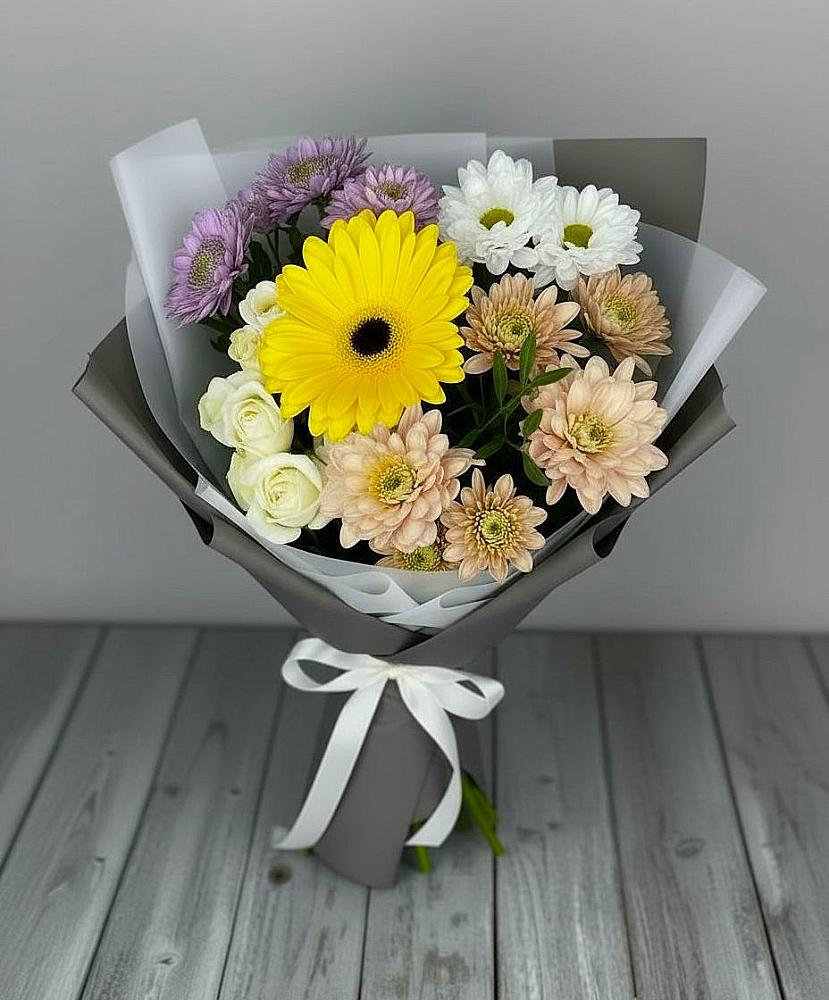Букет цветов из: Розы, Герберы и Хризантемы в Бограде