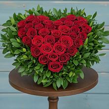 Цветочная композиция из Розы в виде сердца в Бограде