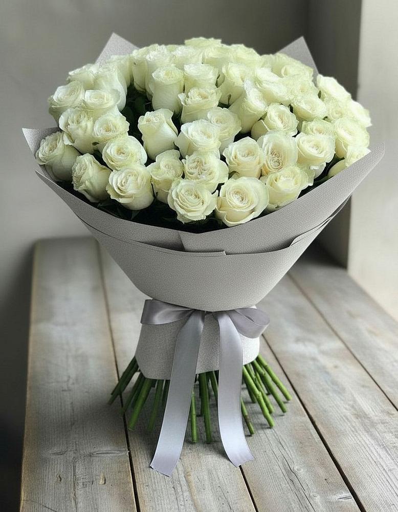 Букет 35 Белых роз в Бограде