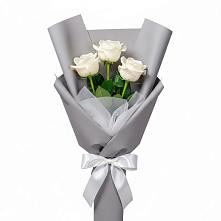Букет 3 белые розы в Бограде
