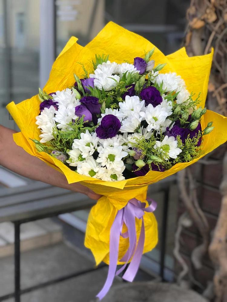 Букет цветов из: Ирисы, Хризантемы и Ромашки в Бограде