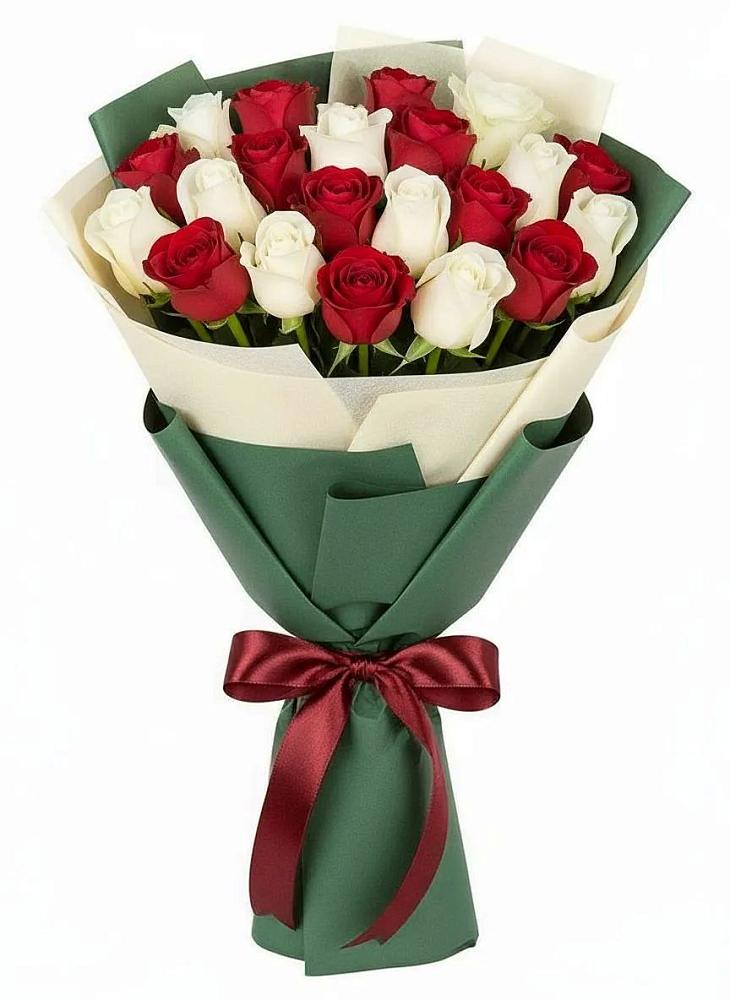 Букет Микс из красных и белых роз в Бограде