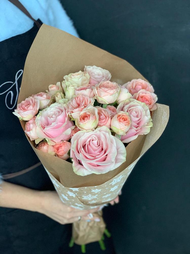 Букет цветов из: Хризантемы и Розы в Бограде