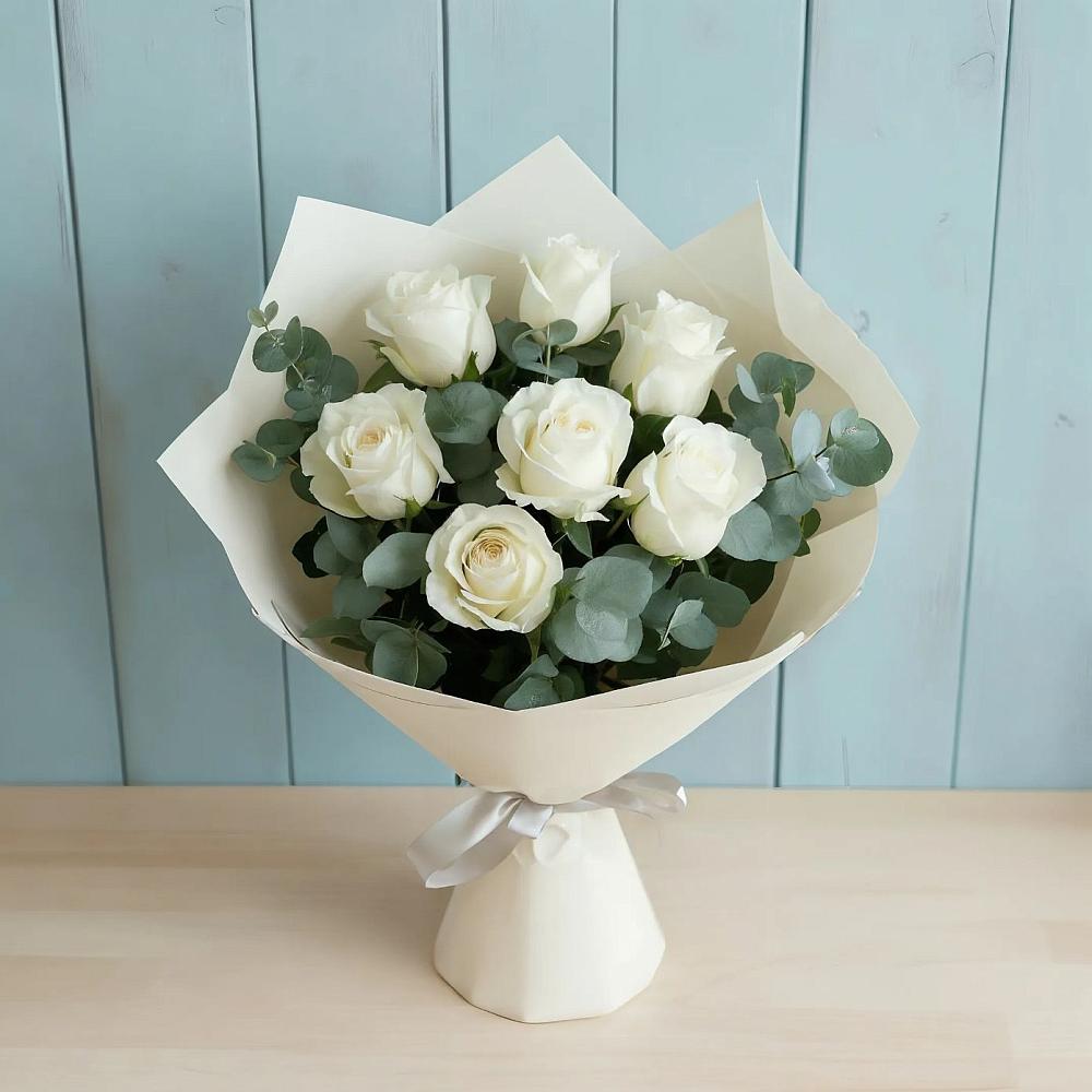 Букет Белые розы в Эвкалипте в Бограде