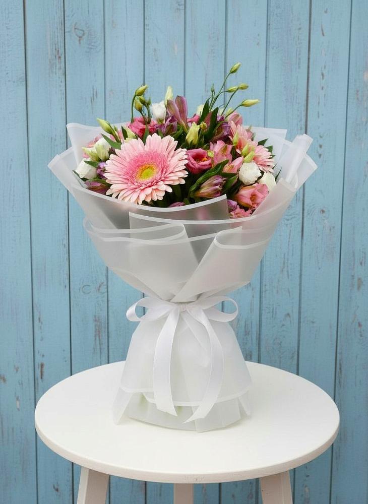 Букет цветов из: Герберы, Альстромерии и Лизиантусы в Бограде