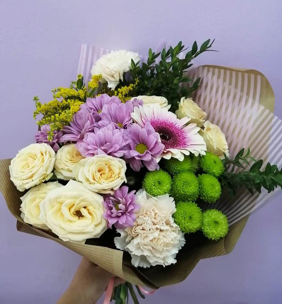 Букет цветов из: Хризантемы, Розы, Гвоздики и Герберы в Бограде