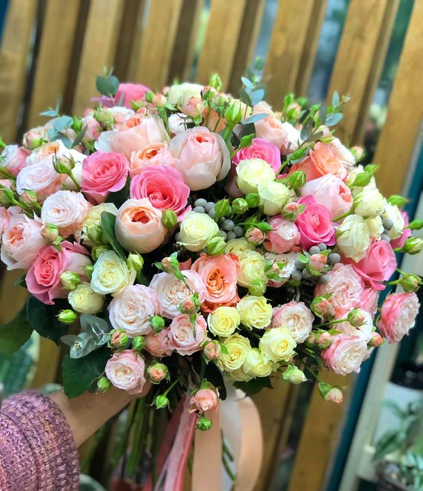 Букет цветов из: Розы в Бограде