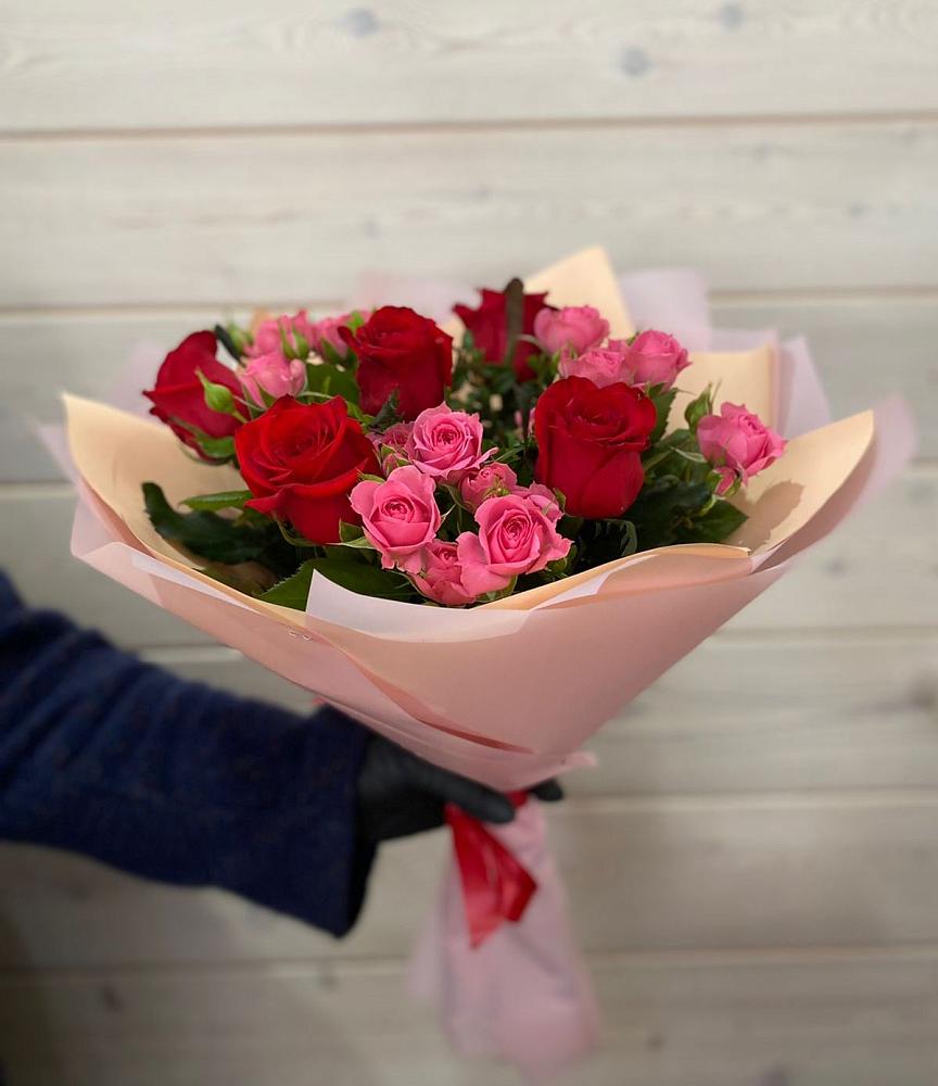 Букет цветов из: Розы в Бограде