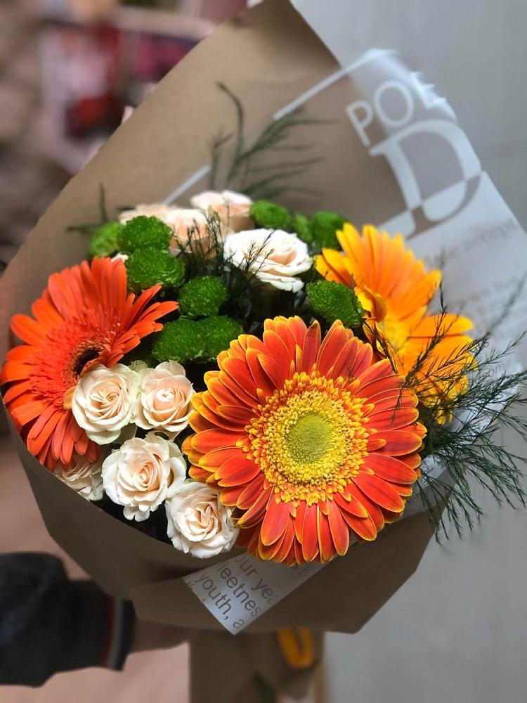 Букет цветов из: Герберы, Хризантемы и Розы в Бограде