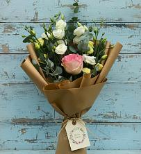 Букет цветов из:  Розы и Лизиантусы в Бограде