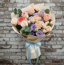 Букет цветов из:  Розы, Лизиантусы и Гвоздики в Бограде