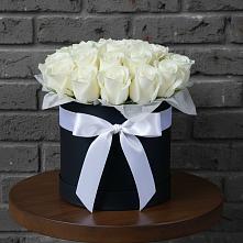 Цветочная композиция из Розы в шляпной коробке в Бограде